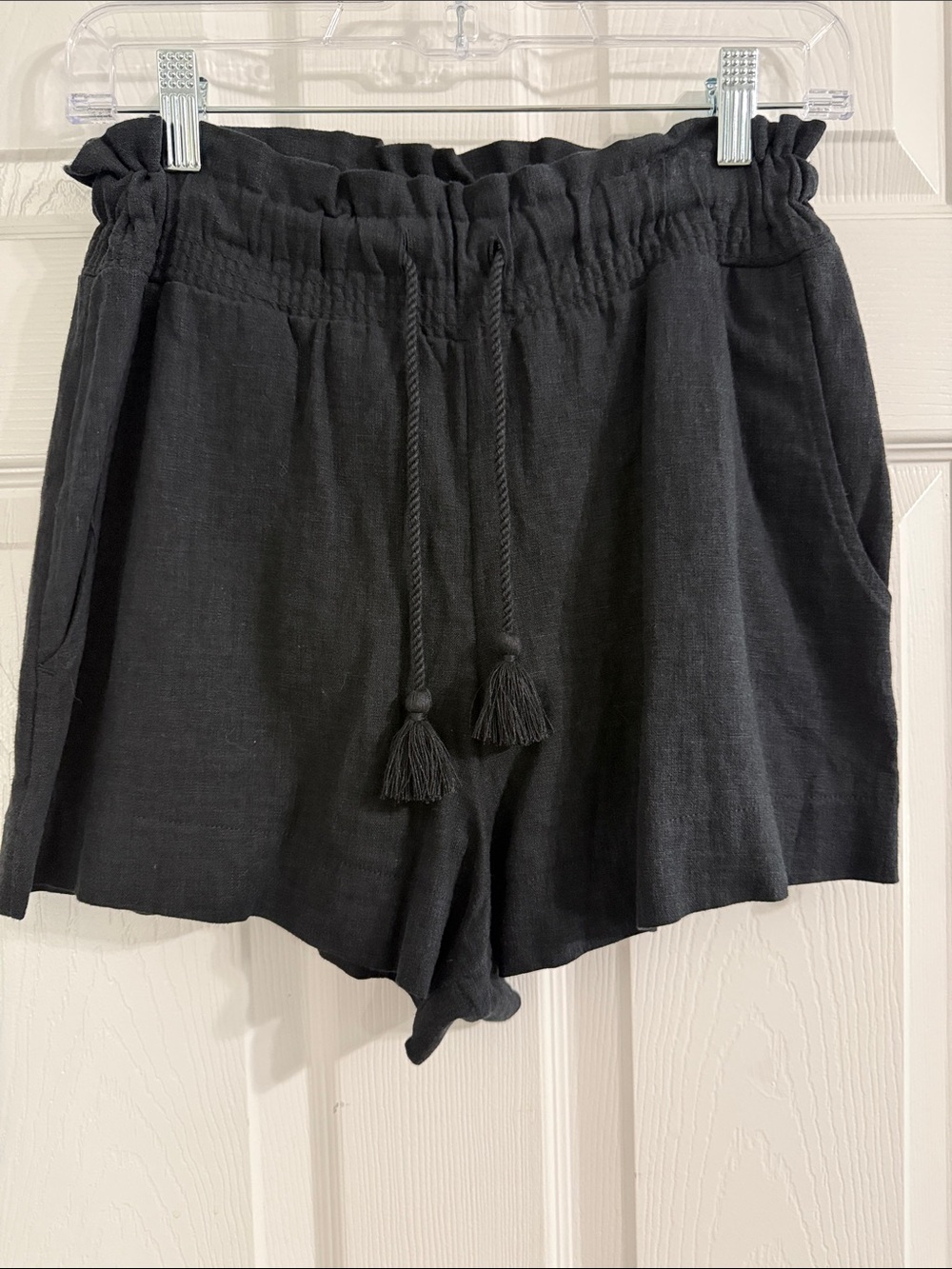 Abercrombie & Fitch Black Linen shorts with tassel sz XS